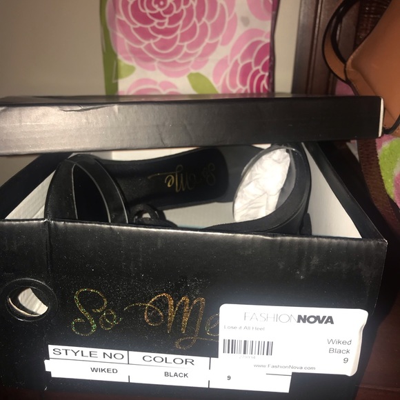 Fashion Nova heels - Picture 4 of 5